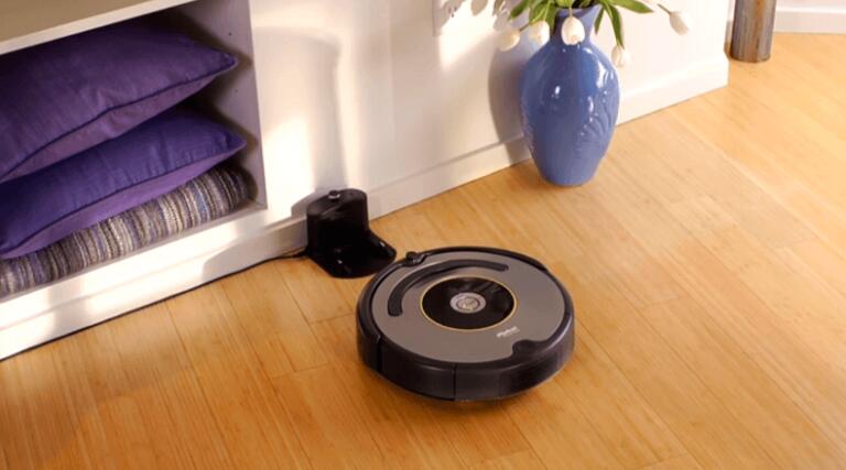 Roomba 675 Review - Ce budget en vaut-il la peine?